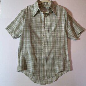 Vintage Kmart poly/cotton blend button down short sleeve shirt